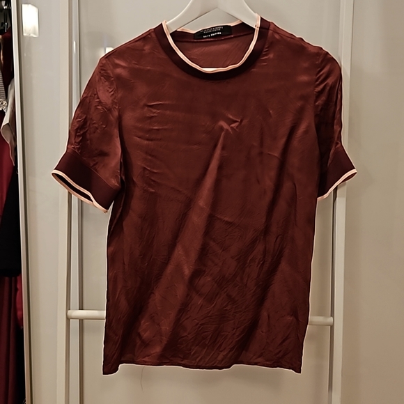 Burgundy satin t shirt - Picture 1 of 2